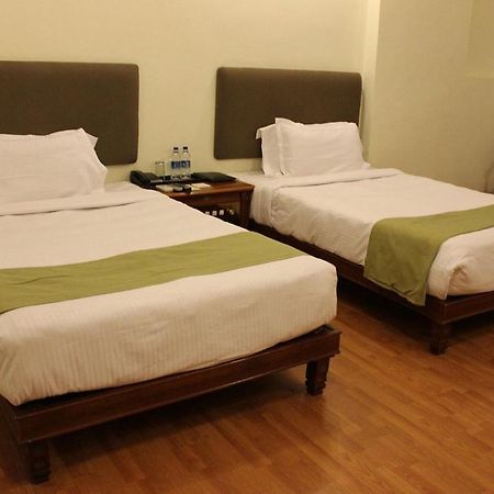 The Cent Hotel Хидерабад Екстериор снимка
