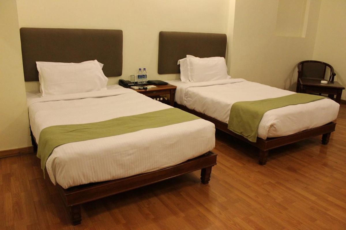 The Cent Hotel Хидерабад Екстериор снимка